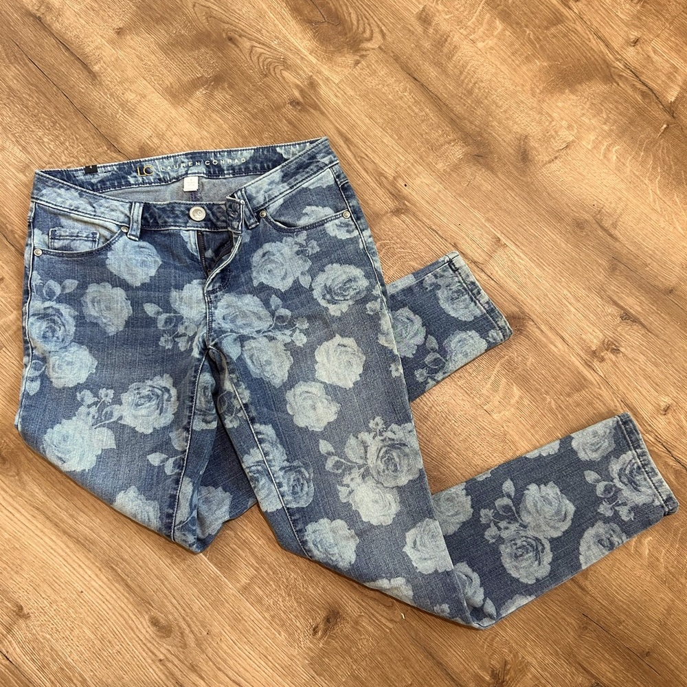 Distressed Denim Floral Pattern Slim Fit Skinny Jeans Lauren Conrad - Size 4